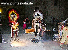 Echte Indianer in Aktion....